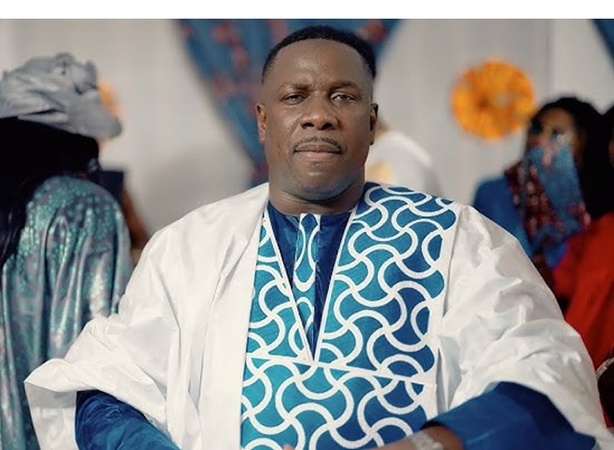 Homosexualité présumée : l’artiste Djiby Dramé cueilli par la gendarmerie