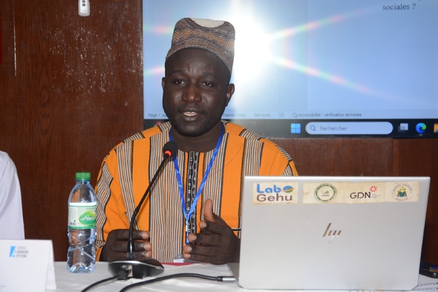 Bourses étudiantes impayées : Jean Bernard Diatta lance un appel solennel au gouvernement