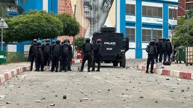 Décès d’Abdoulaye Ba à l’UCAD : le SAES accuse l’État et dénonce une violence policière « barbare et impunie » Décès d’Abdoulaye Ba à l’UCAD : le SAES accuse l’État et dénonce une violence policière « barbare et impunie »