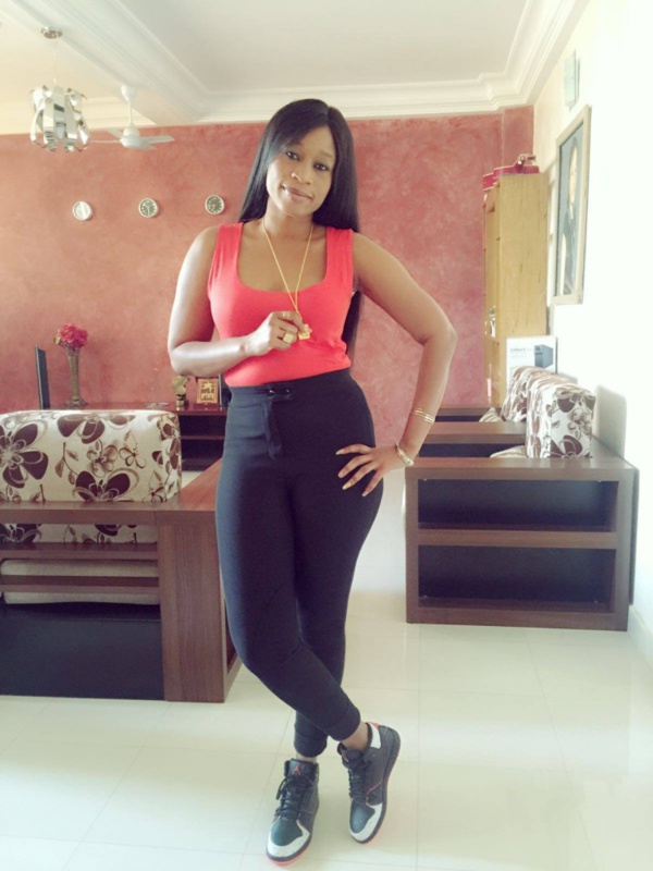 Les Photos osées: Aida Samb, une bombe à retardement dans Dakar ?(regardez) Les Photos osées: Aida Samb, une bombe à retardement dans Dakar ?(regardez)