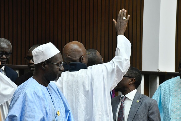 Immunité parlementaire : Farba Ngom déchu, la justice peut agir