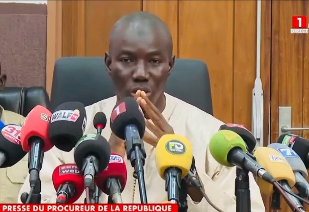 Mort d’un étudiant : le Collectif des amicales de l’UCAD dénonce « une communication troublante » du procureur Mort d’un étudiant : le Collectif des amicales de l’UCAD dénonce « une communication troublante » du procureur