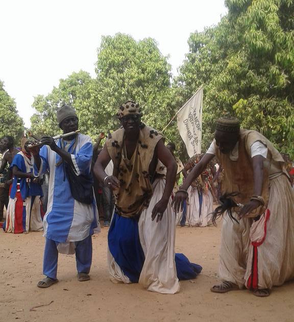 Regardez les Diolas montrent leur bravoure à travers une céremonie...