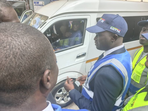 Sécurité routière : le ministre Yankhoba DIEME lance le rappel exceptionnel des véhicules « Cheikhou Chérifou »