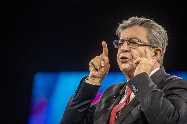 « Dire Epstine, pas Epstein » : Jean-Luc Mélenchon secoue la france « Dire Epstine, pas Epstein » : Jean-Luc Mélenchon secoue la france