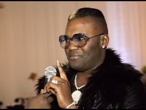 « Ce sont toujours les pauvres qui tombent » : le Goordjiguene Pape Mbaye se prononce sur la traque des membres LGBT