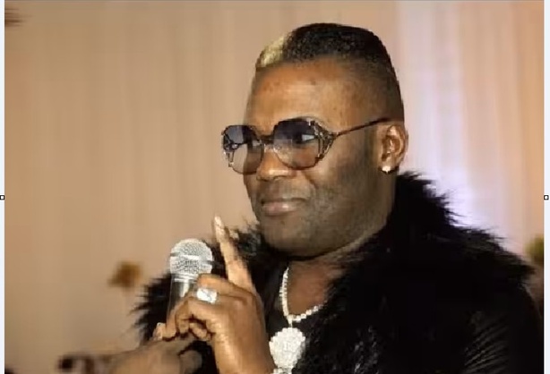 « Ce sont toujours les pauvres qui tombent » : le Goordjiguene Pape Mbaye se prononce sur la traque des membres LGBT « Ce sont toujours les pauvres qui tombent » : le Goordjiguene Pape Mbaye se prononce sur la traque des membres LGBT