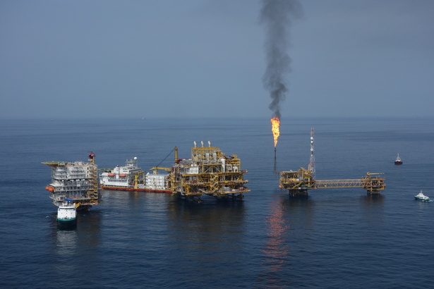 Conflit au Moyen-Orient : Le pétrole flambe de 13% à plus de 80 dollars le baril Conflit au Moyen-Orient : Le pétrole flambe de 13% à plus de 80 dollars le baril