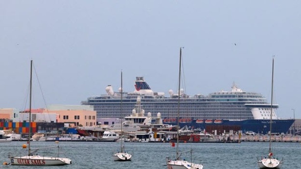 Près de 20 000 marins et 15 000 passagers bloqués dans le Golfe persique, selon l'agence maritime de l'ONU