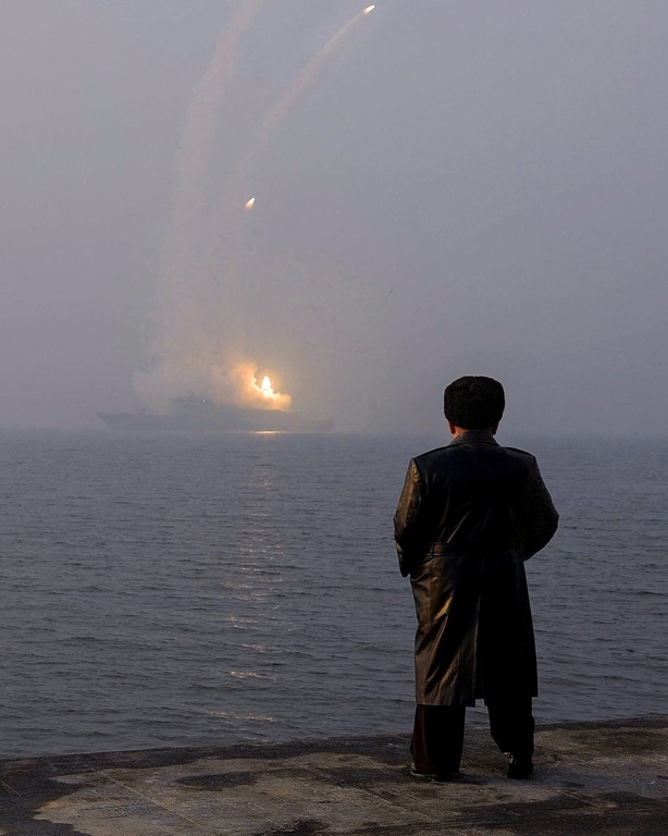 Corée du Nord : Kim Jong Un accélère la militarisation nucléaire de sa flotte navale Corée du Nord : Kim Jong Un accélère la militarisation nucléaire de sa flotte navale