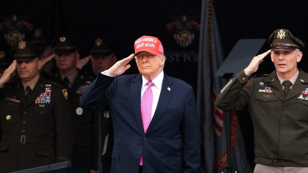 École iranienne bombardée : les États‑Unis pointés du doigt par leur propre enquête