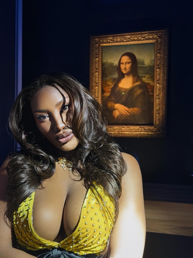 Aya Nakamura, reine des clips viraux et des scènes mondiales