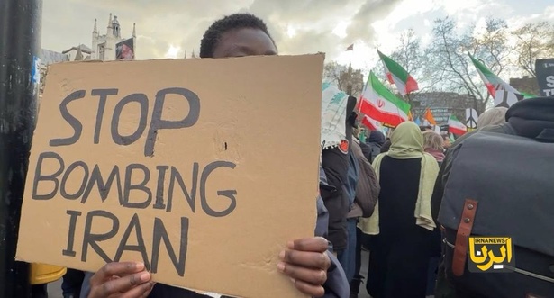 Londres: les images de la manifestation contre la guerre en Iran Londres: les images de la manifestation contre la guerre en Iran