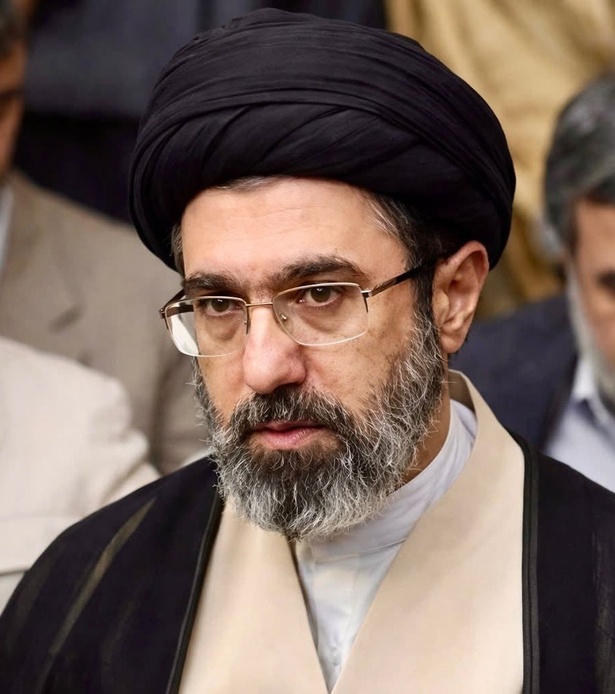 Iran : Mojtaba Khamenei, nommé nouveau guide suprême Iran : Mojtaba Khamenei, nommé nouveau guide suprême