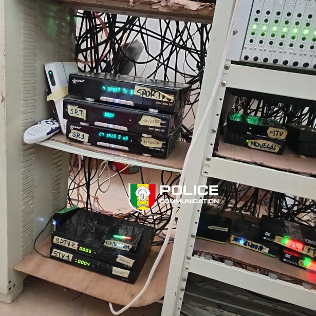 Dakar : démantèlement d’un réseau clandestin de piraterie audiovisuelle à Ouakam