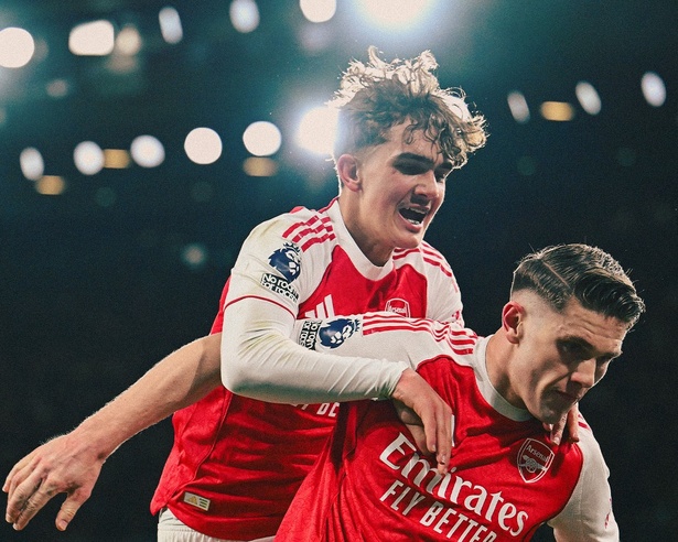 Premier League : Arsenal arrache la victoire face à Everton et creuse l’écart Premier League : Arsenal arrache la victoire face à Everton et creuse l’écart