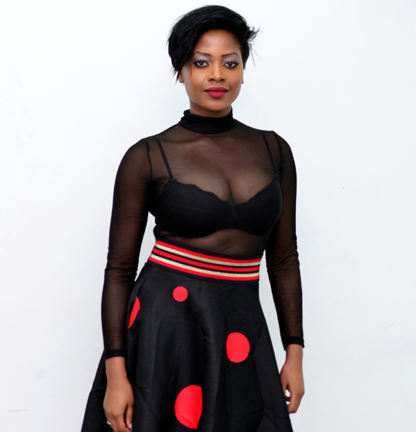 Voici la journaliste de la chaine CNN, tabassée et arrêtée par la Police Voici la journaliste de la chaine CNN, tabassée et arrêtée par la Police