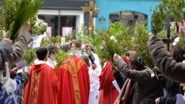 Dimanche des Rameaux : la police israélienne empêche les chrétiens de célébrer la messe Dimanche des Rameaux : la police israélienne empêche les chrétiens de célébrer la messe
