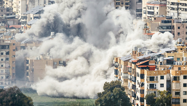 Moyen‑Orient : les États‑Unis et Israël intensifient leurs frappes, et l’Iran riposte et démontre sa puissance de feu. Moyen‑Orient : les États‑Unis et Israël intensifient leurs frappes, et l’Iran riposte et démontre sa puissance de feu.