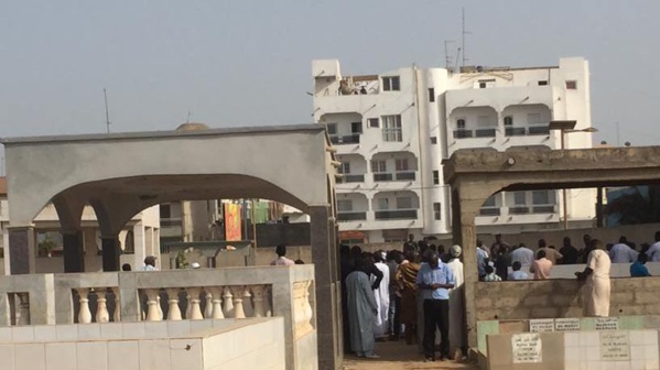 Le journaliste Farba Alassane Sy repose depuis 17h au cimetière de Yoff Le journaliste Farba Alassane Sy repose depuis 17h au cimetière de Yoff