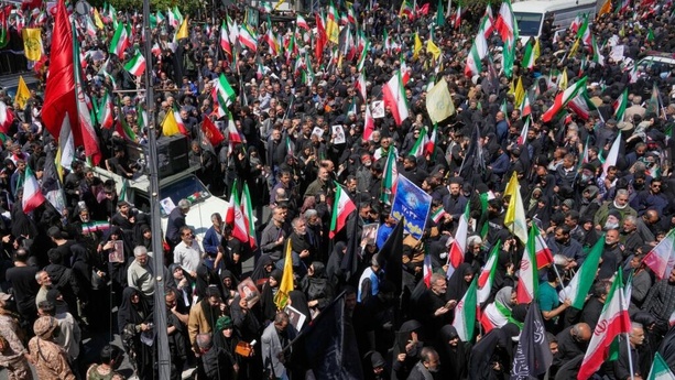 Iran : accalmie à Téhéran au lendemain de la trêve, mobilisation pour le 40ᵉ jour de Khamenei