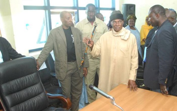 Macky Sall annule son audience avec Wade et place ses petits Macky Sall annule son audience avec Wade et place ses petits