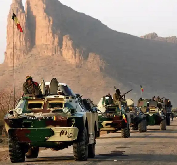 Mali : l’armée annonce des affrontements à Bamako et à l’intérieur du pays face à des « groupes terroristes »