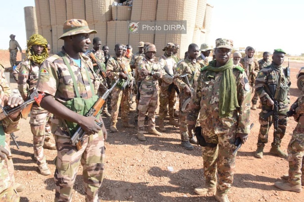 Mali : les combats se poursuivaient samedi après-midi en périphérie de Bamako et à Kidal, au nord du pays Mali : les combats se poursuivaient samedi après-midi en périphérie de Bamako et à Kidal, au nord du pays