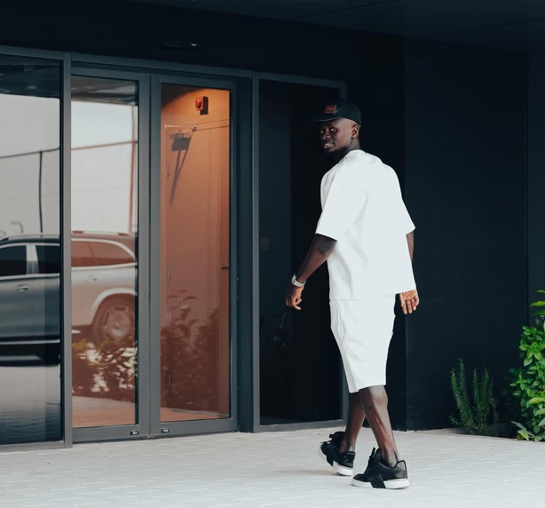 Sadio Mané aperçu souriant dans les rues d’Arabie saoudite Sadio Mané aperçu souriant dans les rues d’Arabie saoudite