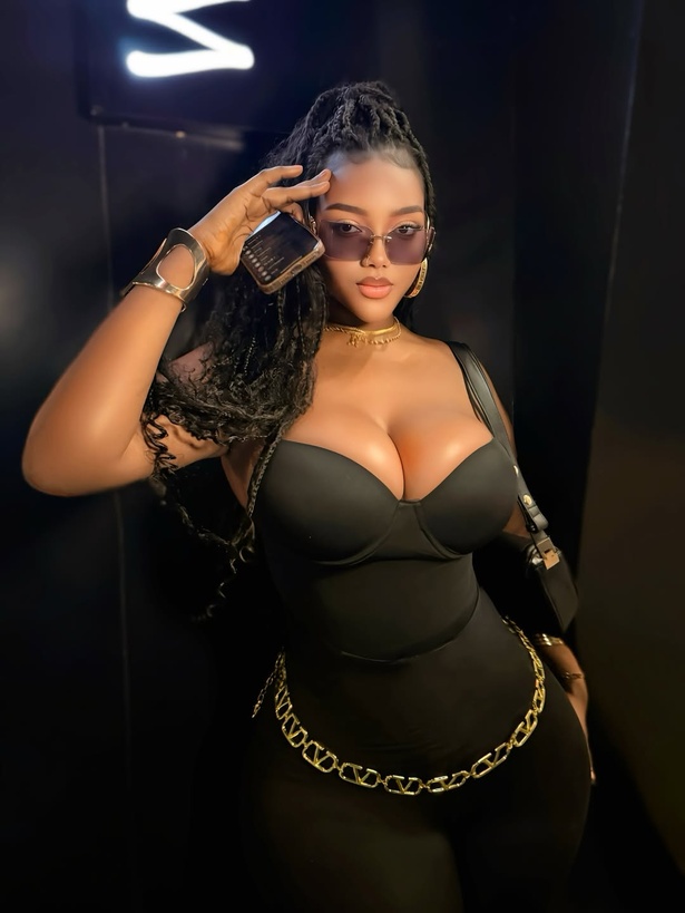 Molly Fatimah enflamme Instagram avec une nouvelle série de photos Molly Fatimah enflamme Instagram avec une nouvelle série de photos