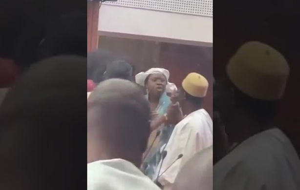 Vidéo : Clash à l’Assemblée : entre « pro-Sonko » et « pro-Diomaye Vidéo : Clash à l’Assemblée : entre « pro-Sonko » et « pro-Diomaye