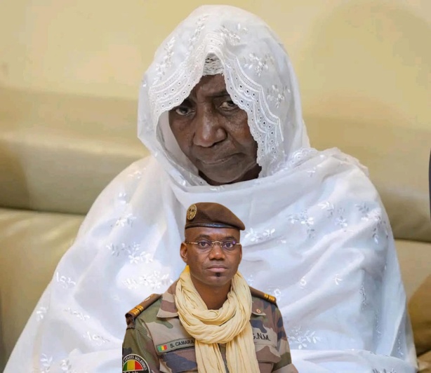 Après les attaques : les autorités maliennes chez la mère de Sadio Camara à Kati Après les attaques : les autorités maliennes chez la mère de Sadio Camara à Kati