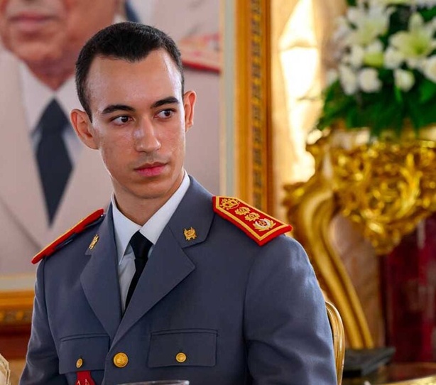 Maroc : le prince héritier Moulay El Hassan nommé coordinateur des bureaux et services de l’état-major général des Forces armées royales Maroc : le prince héritier Moulay El Hassan nommé coordinateur des bureaux et services de l’état-major général des Forces armées royales