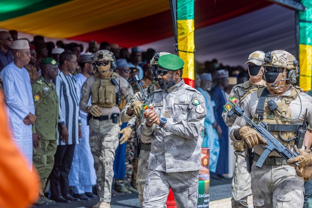 Mali : plusieurs militaires arrêtés après les attaques conjointes du JNIM et du FLA