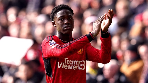 Premier League : Manchester United s'impose face à Liverpool grâce à l'enfant du club Kobbie Mainoo (3-2) Premier League : Manchester United s'impose face à Liverpool grâce à l'enfant du club Kobbie Mainoo (3-2)