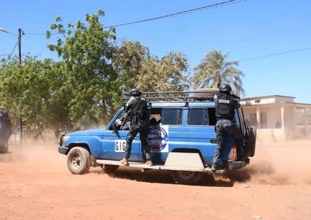 Thiès : des voleurs de bétail prennent la fuite et abandonnent leur véhicule face aux gendarmes