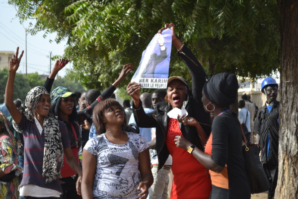 Libération probable de Karim : les querelles commencent entre Karimistes ! Libération probable de Karim : les querelles commencent entre Karimistes !