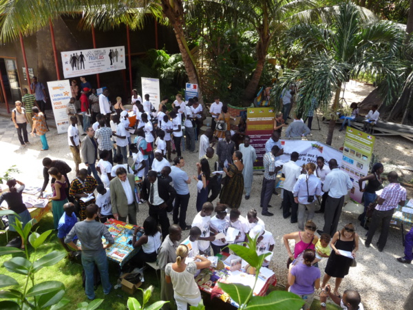 Le Consulat de France à Dakar dans la merde: Une machine tombe panne et bloque tout Le Consulat de France à Dakar dans la merde: Une machine tombe panne et bloque tout