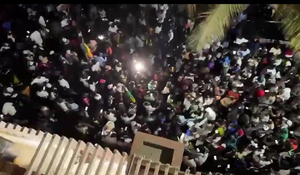 Sénégal : le domicile d’Ousmane Sonko pris d’assaut par ses partisans après son limogeage