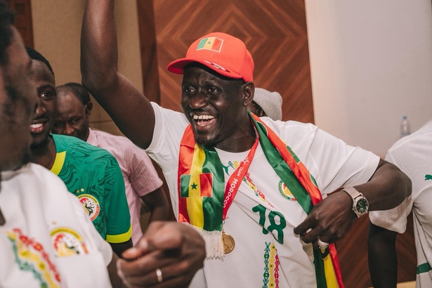 AIBD : forte mobilisation pour accueillir les supporters sénégalais (PHOTOS) AIBD : forte mobilisation pour accueillir les supporters sénégalais (PHOTOS)