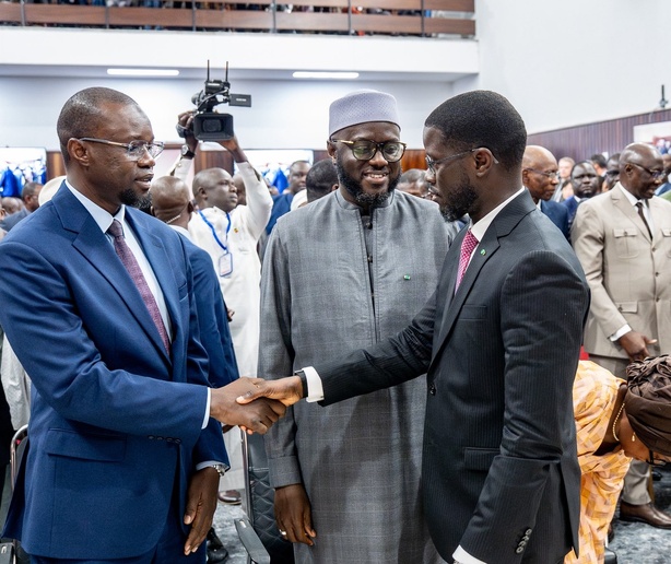 Régime de PASTEF : vers un jeu de chaises musicales ? El Malick Ndiaye à la Primature, Ousmane Sonko à l’Assemblée nationale Régime de PASTEF : vers un jeu de chaises musicales ? El Malick Ndiaye à la Primature, Ousmane Sonko à l’Assemblée nationale