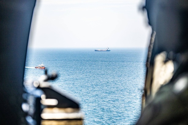 Les États-Unis menacent de sanctionner Oman s'il coopère avec l'Iran dans le détroit d'Ormuz