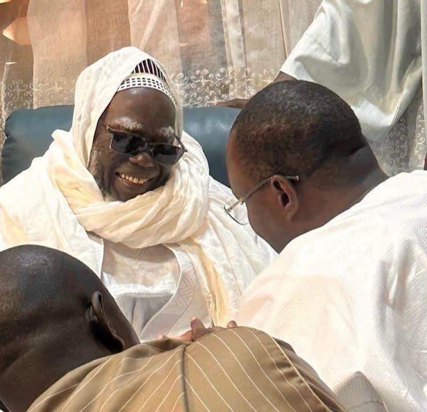 Face à Serigne Mountakha, Sonko confie sa peine après la disparition de Serigne Cheikh Saliou Mbacké Face à Serigne Mountakha, Sonko confie sa peine après la disparition de Serigne Cheikh Saliou Mbacké