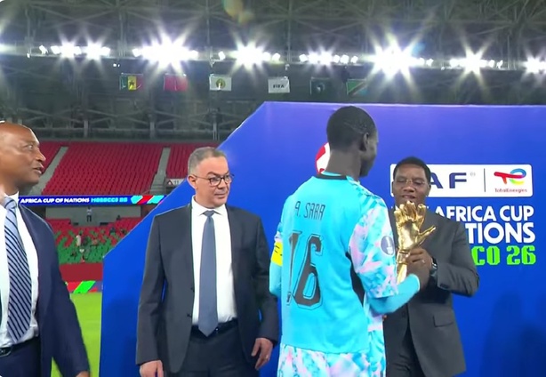 Rabat : des internautes accusent Fouzi Lekjaa d’avoir snobé les champions sénégalais Rabat : des internautes accusent Fouzi Lekjaa d’avoir snobé les champions sénégalais