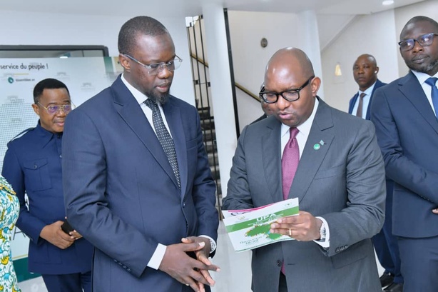 Assemblée Nationale : échanges entre Sonko et le président du Sénat de la RDC sur les réformes Assemblée Nationale : échanges entre Sonko et le président du Sénat de la RDC sur les réformes