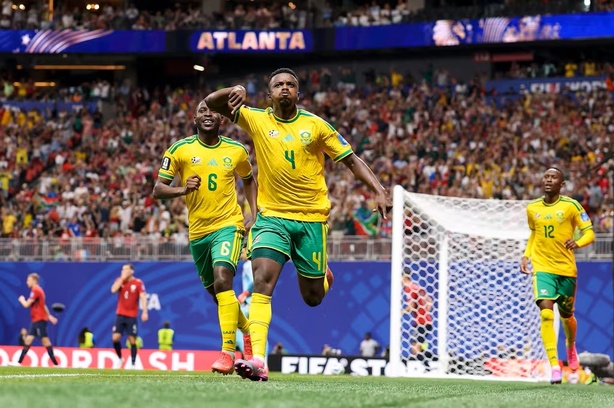 Mondial : Mokoena sauve l’Afrique du Sud, les Bafana Bafana restent en course Mondial : Mokoena sauve l’Afrique du Sud, les Bafana Bafana restent en course