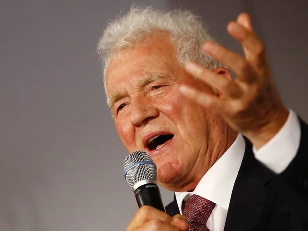 Canada : le milliardaire Frank Stronach reconnu coupable d’agression sexuelle Canada : le milliardaire Frank Stronach reconnu coupable d’agression sexuelle