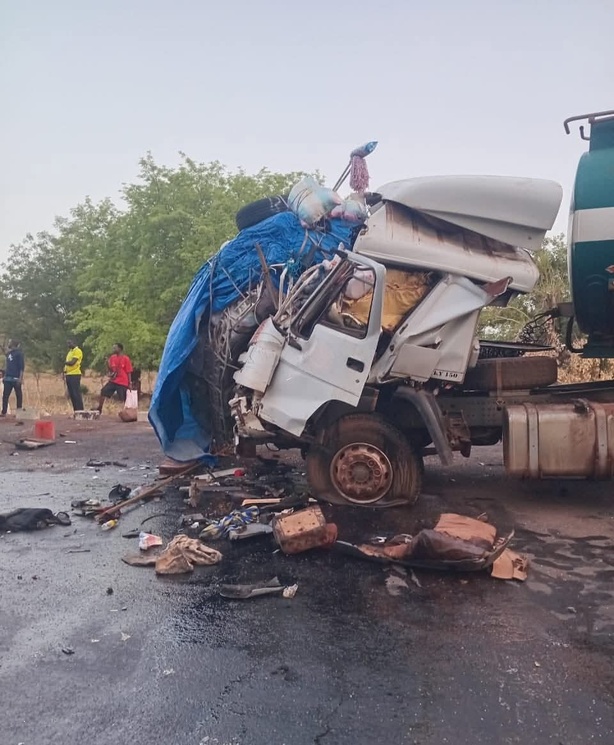 Gambie : sept morts dans une collision entre un minibus et un camion-citerne