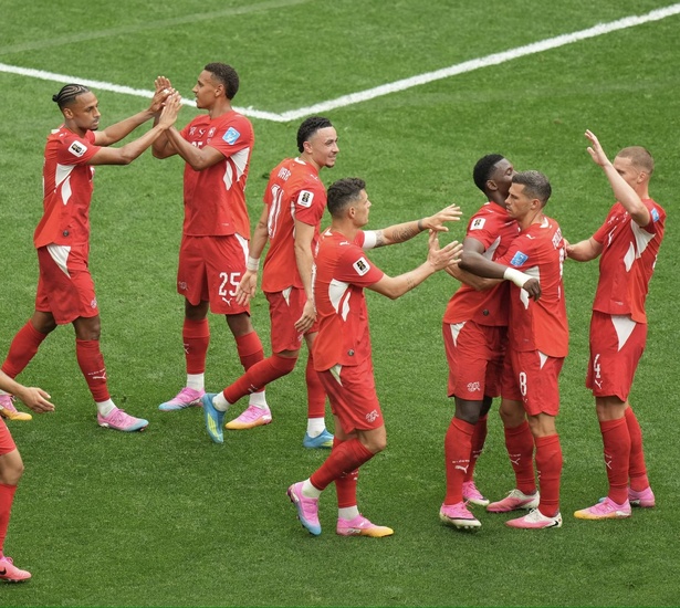 Coupe du monde 2026 : la Suisse bat le Canada et termine première du groupe B Coupe du monde 2026 : la Suisse bat le Canada et termine première du groupe B