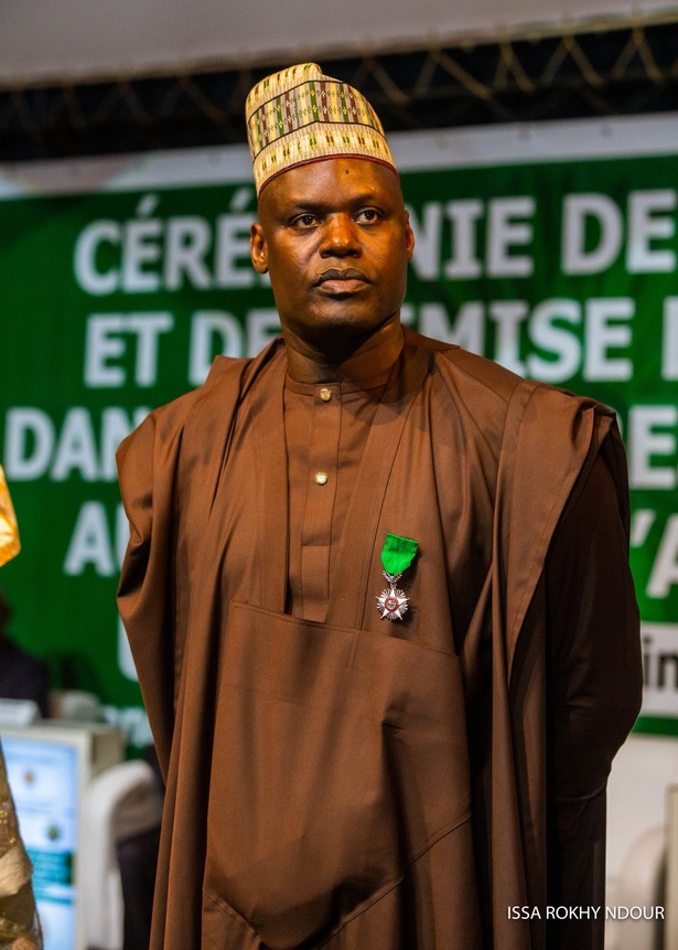 Mouhamed Ndao « Tyson » élevé au rang de Chevalier de l’Ordre national du Lion Mouhamed Ndao « Tyson » élevé au rang de Chevalier de l’Ordre national du Lion